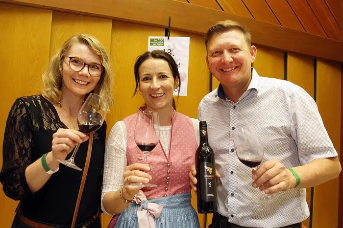 Bei herzhaften Schmankerln und edlen Tropfen genossen viele Weinliebhaber unterhaltsame Stunden in der Stadthalle Fürstenfeld. 