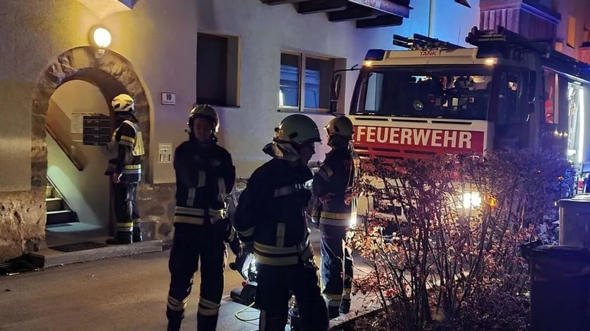 Die Stadtfeuerwehr Lienz stand mit drei Fahrzeuge und 36 Einsatzkräfte im Einsatz