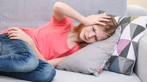 Viele Kinder in ganz Europa leiden an regelmäßigen und starken Kopfschmerzen 