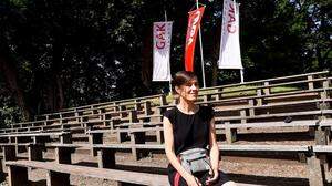 Pia Hierzegger auf den Tribünen der GAK-Tennisplätze in Geidorf