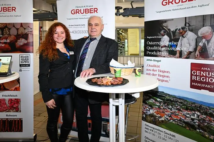 Zur Eröffnung dieser traditionellen Wirtschafts- und Gewerbeausstellung konnte Mario Janisch zahlreiche Ehrengäste aus der Region begrüßen, unter anderem den Nationalratsabgeordneten Reinhold Lopatka, die Landtagsabgeordneten Hubert Lang, Lukas Schnitzer und Wolfgang Dolesch, Wirtschaftskammer Obmann Karl-Heinz Dernoscheg sowie zahlreiche Bürgermeister und Funktionäre aus dem Bezirk Hartberg-Fürstenfeld.
