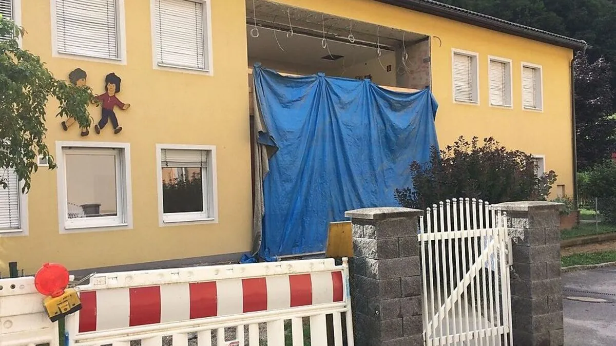 Ein riesiges Loch klafft derzeit in der Außenwand des Kindergartens