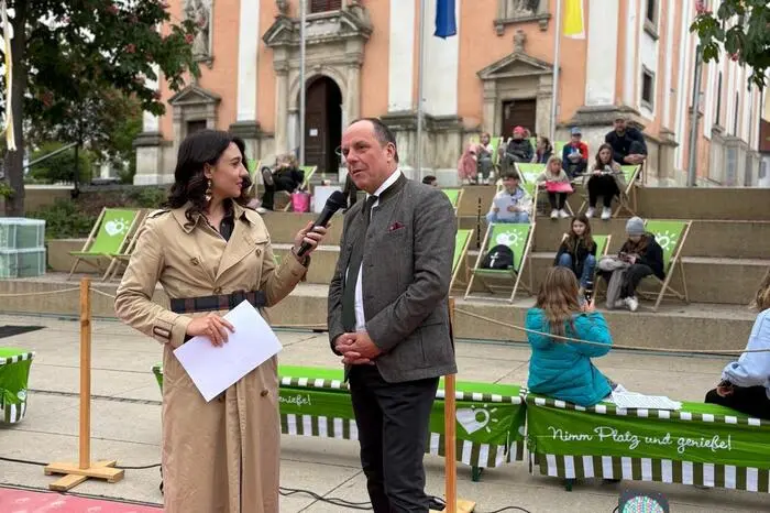 Auch Bürgermeister Christoph Stark freute sich über das bunte Treiben in der Stadt