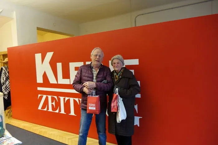 Schon seit 8 Uhr Früh besuchten uns unsere treuen Leserinnen und Leser im Regionalbüro der Kleinen Zeitung am Hautplatz in Leoben, um sich ihre Osterjausensackerl abzuholen.
