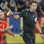 Schiedsrichter Deniz Aytekin zeigte Sergio Ramos (links) die Gelbe Karte - nach Schlusspfiff folgte die Entschuldigung