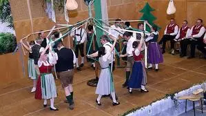Der Volkstanzkreis St. Johann lud zum Josefi-Abend im Turnsaal der Volksschule St. Johann ob Hohenburg