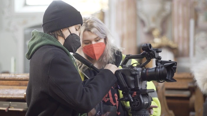 Unter dem Titel "Siehst du's nicht?" erarbeiten Schüler der 4. Klasse HTBLA Ortwein (Fachbereich "Film und Multimedia-Art") gerade einen Kurzfilm