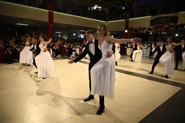 Rund 3600 Besucherinnen und Besucher feierten im Bundesschulzentrum mit