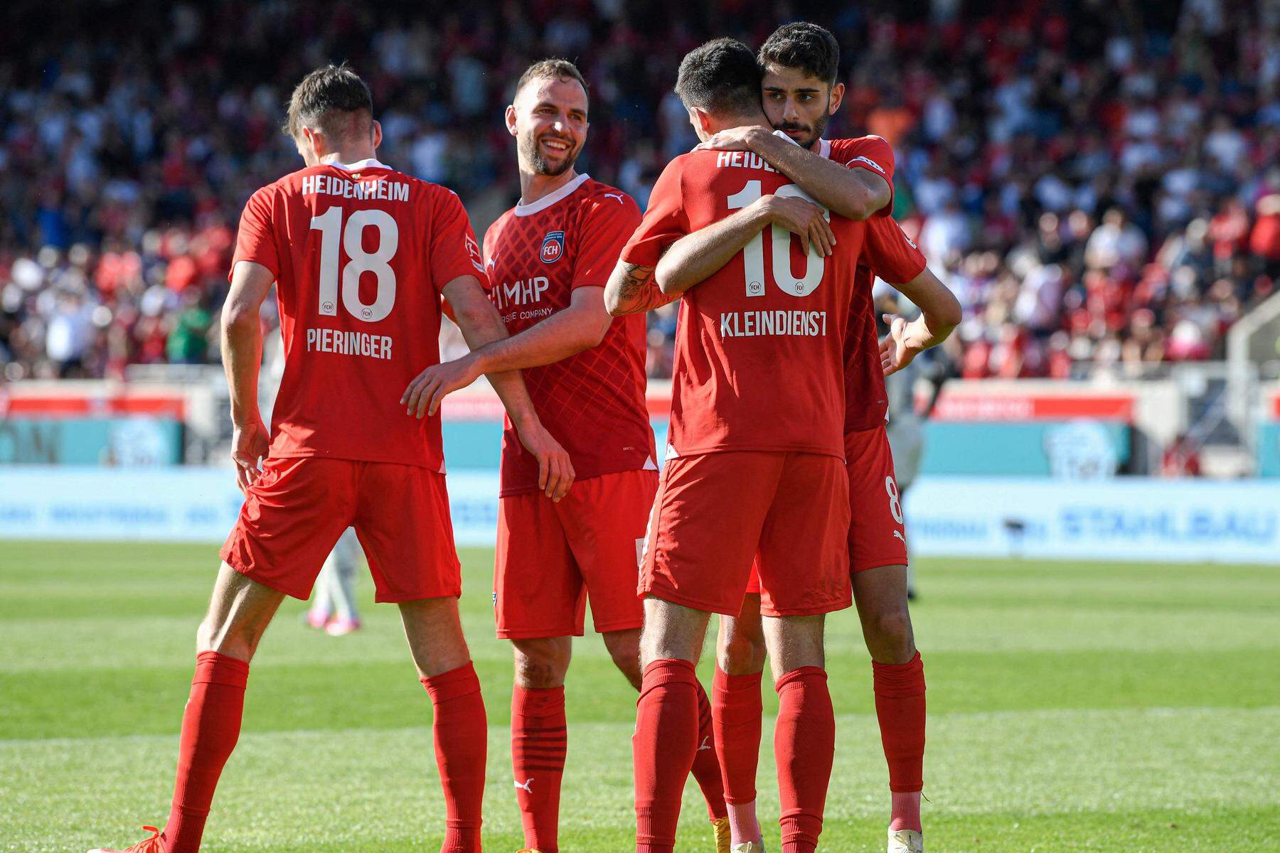 Deutsche Bundesliga: Bayern blamieren sich in Heidenheim, Leverkusen vor Titel