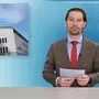 Landessprecher Gerd Kurath ist als Nachrichtensprecher im neuen Studio zu sehen
