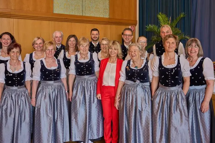 Klicken Sie sich durch die Fotos der emotionalen Feier!