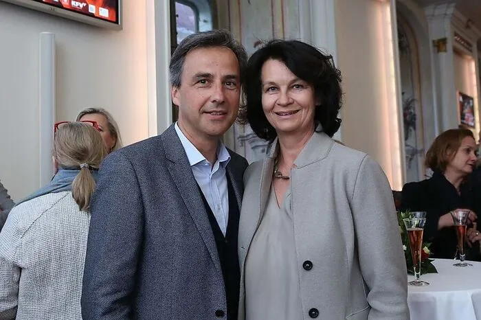 Sonst lässt sich Nagl, der als unermüdlicher Antreiber agiert, thematisch von seinem Koalitionspartner FPÖ treiben, Stichwort: Aufhebung der Frauenquote. (4/4)