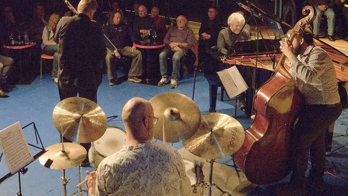 Der Zeltweger Theaterkeller wurde beim Blue Monday „X-Mas Special“ zum Schauplatz eines unvergesslichen Jazzabends.