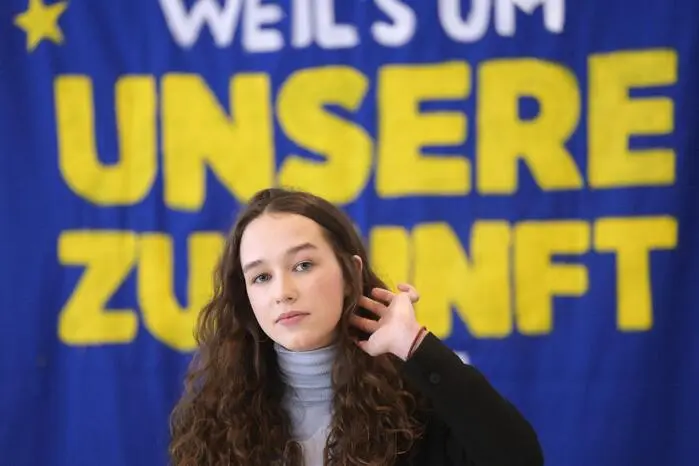 Gegen Ende des Jahres 2023 verdichteten sich die Gerüchte, dass Schilling für die Grünen bei der anstehenden EU-Wahl als Spitzenkandidatin antritt. Im Jänner 2024 wurde ihre Kandidatur offiziell verkündet. 