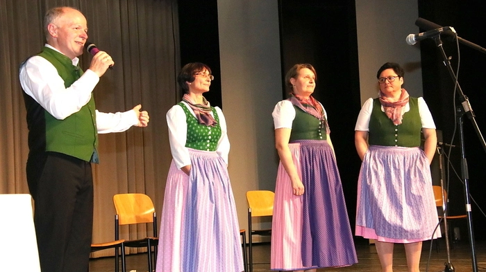 Ein großes Herz bewiesen auch die Musikerinnen und Musiker der insgesamt zehn Gruppen, die beim Konzert auftraten und sich unentgeltlich in den Dienst der Nächstenhilfe stellten.
