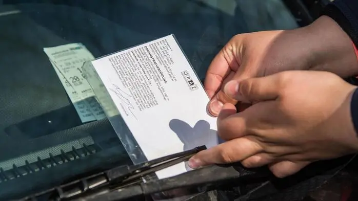 Parksünder erhalten erst ein Organmandat. Wird das nicht beglichen, trudelt eine Anonymverfügung ein. Und solche werden deutlich teurer