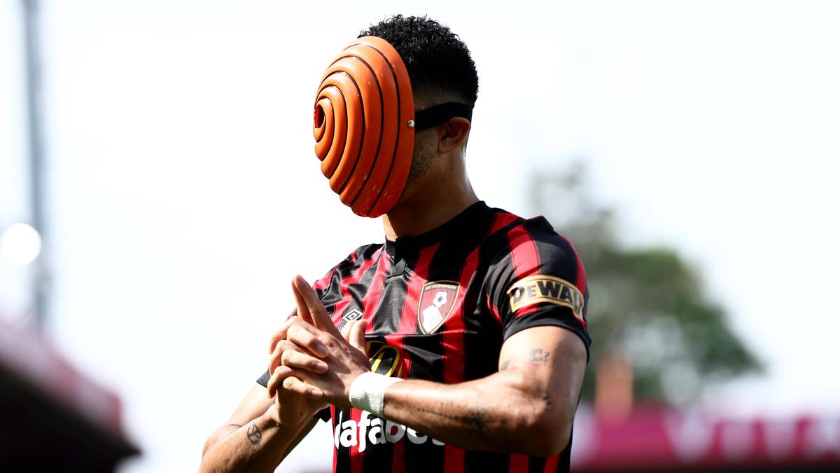 Dominic Solanke feierte mit einer Maske