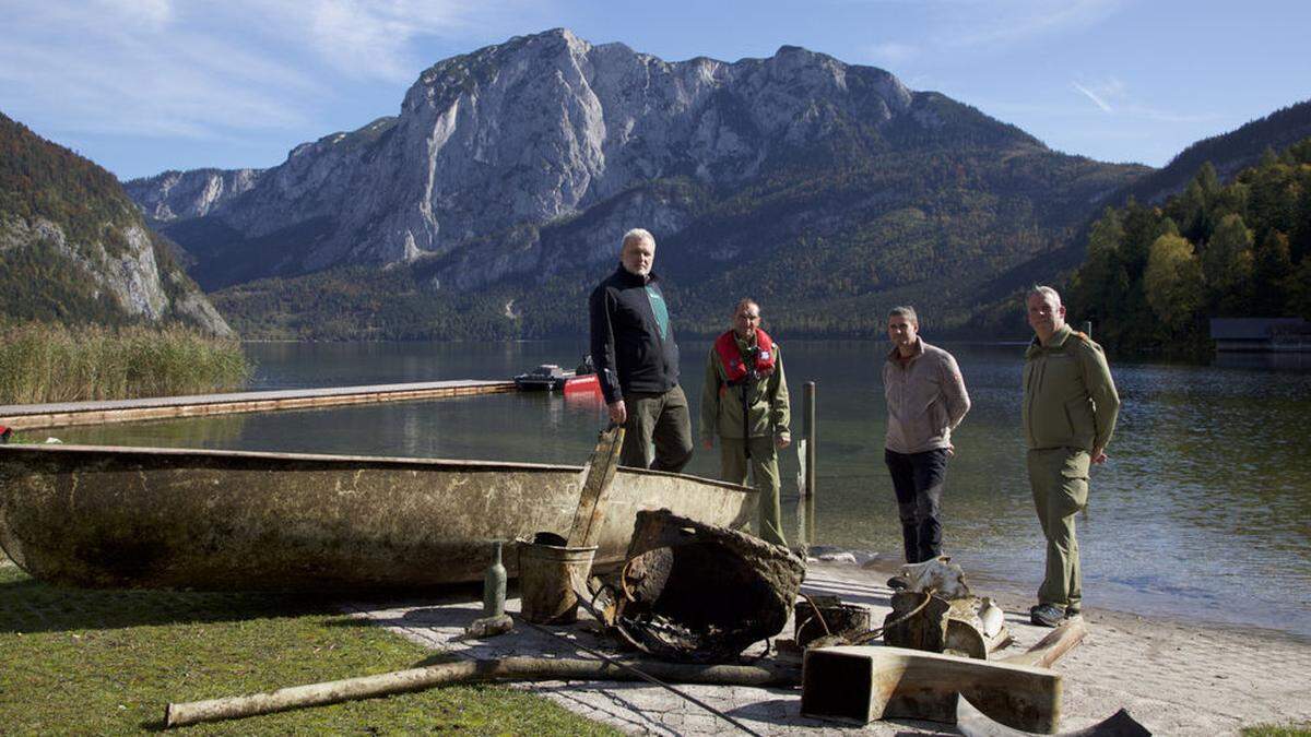 Kurt Wittek, Betriebsleiter Bundesforste, Wolfgang Gasperl, Bezirkswasserdienstbeauftragter, Bezirk Liezen, Gerald Loitzl, Bürgermeister von Altaussee, Christian Fischer Kommandant der FF Altaussee (von links) koordinierten die Aktion 