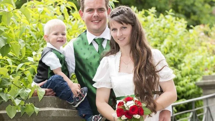 Elisabeth und Stefan Pfeiffer aus St. Ruprecht/Raab haben sich 2005 beim Fortgehen kennengelernt. 2014 kam ihr Sohn Sebastian zur Welt. Nun wurde geheiratet.