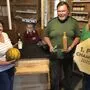 Claudia Pein aus Mureck ist stolz auf ihren Sieg beim diesjährigen Kernöl-Championat. Mit ihrer Mutter Mathilde, Oma Maria und Vater Anton bildet sie ein starkes Team