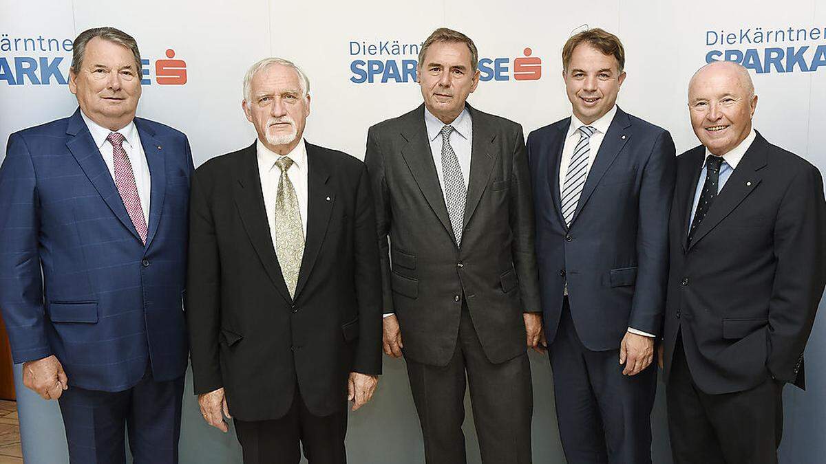 Wachen über die Stiftung (von links): Alois Hochegger, Dietrich Kropfberger, Johann Krainer, Siegfried Huber, Reinhard Sladko