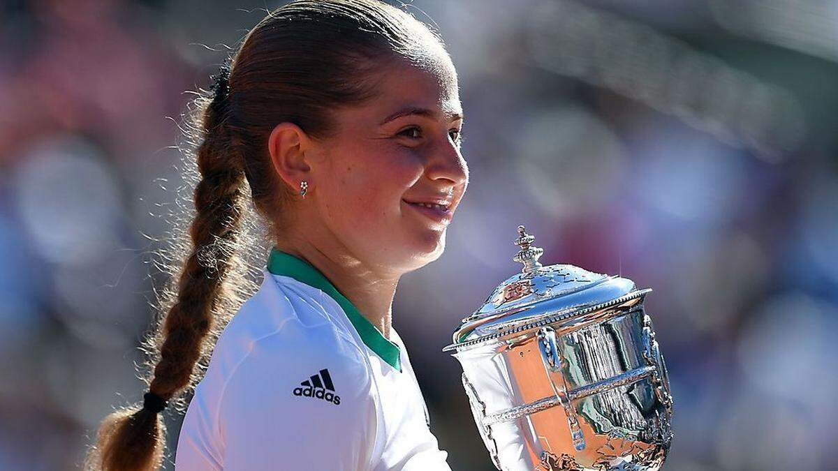 Jelena Ostapenko gelang die Sensation: Ohne davor je ein Turnier gewonnen zu haben, schlug sie bei den French Open 2017 zu