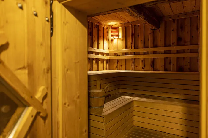 Viel Luxus gab es nicht, auf Sauna und Whirlpool aber mussten sie trotzdem nicht verzichten.