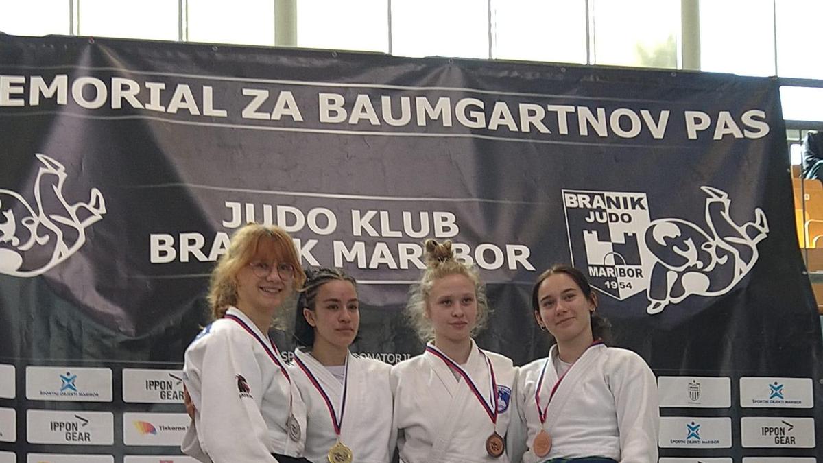 Wie zuletzt beim siegreichen Turnierauftritt in Tschechien peilen Leonie Kropf, Mia Pepper und Maike Klösch auch beim „Heimspiel“ Topplatzierungen an.