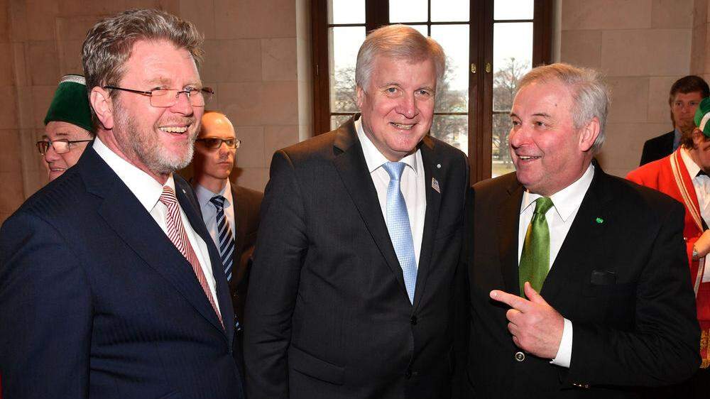 LH Schützenhöfer mit Minister Huber (links) und Ministerpräsident Seehofer
