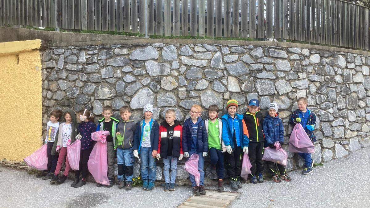 Die Schüler der Volksschule Geistthal haben bereits fleißig Müll gesammelt