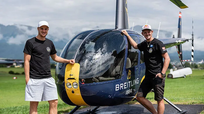 Thomas Morgenstern (vorne rechts) im Bild mit Ex-Fußball-Profi Martin Hinteregger