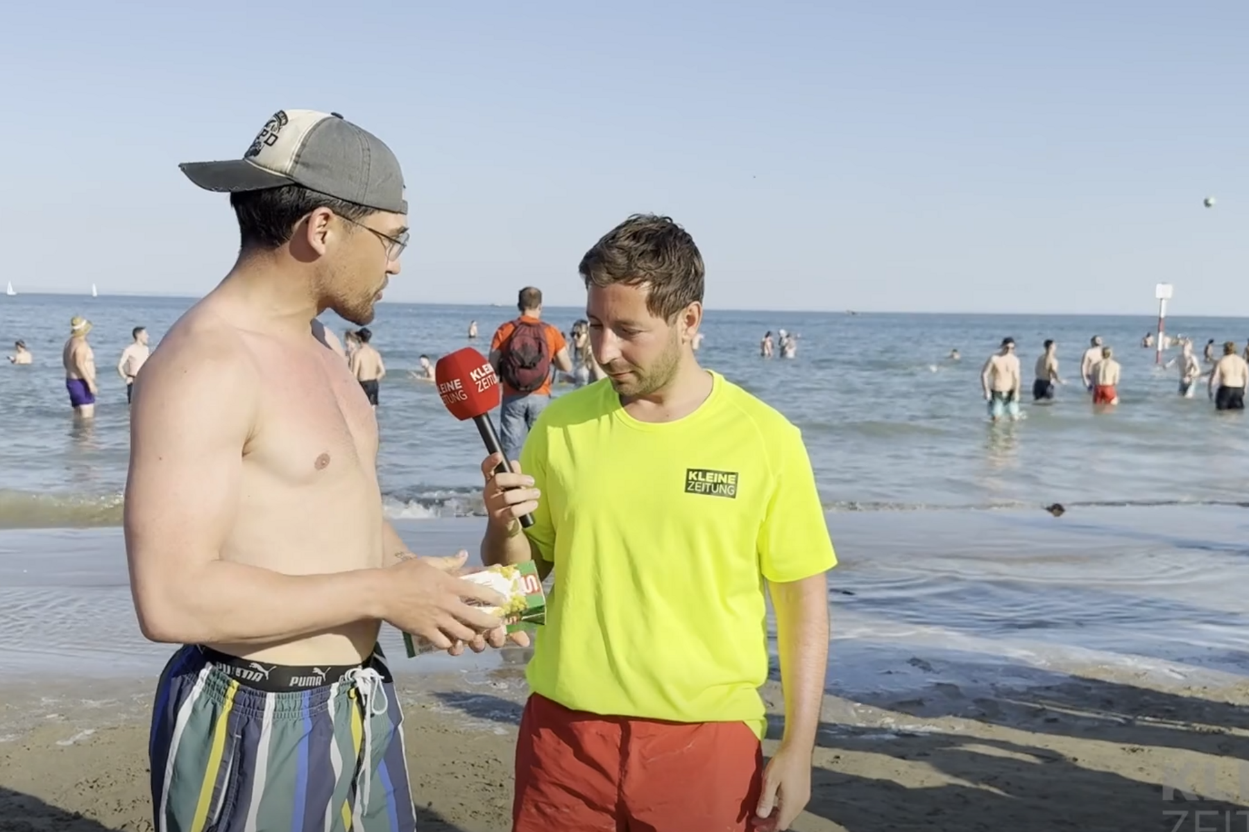 Video: Partygäste mit ungewöhnlichem Angebot zu Pfingsten in Lignano