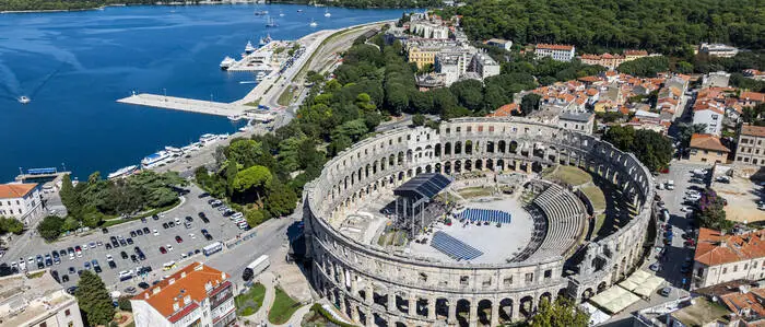 Vor der kroatischen Hafenstadt Pula liegen zahlreiche Kriegsrelikte im Meer