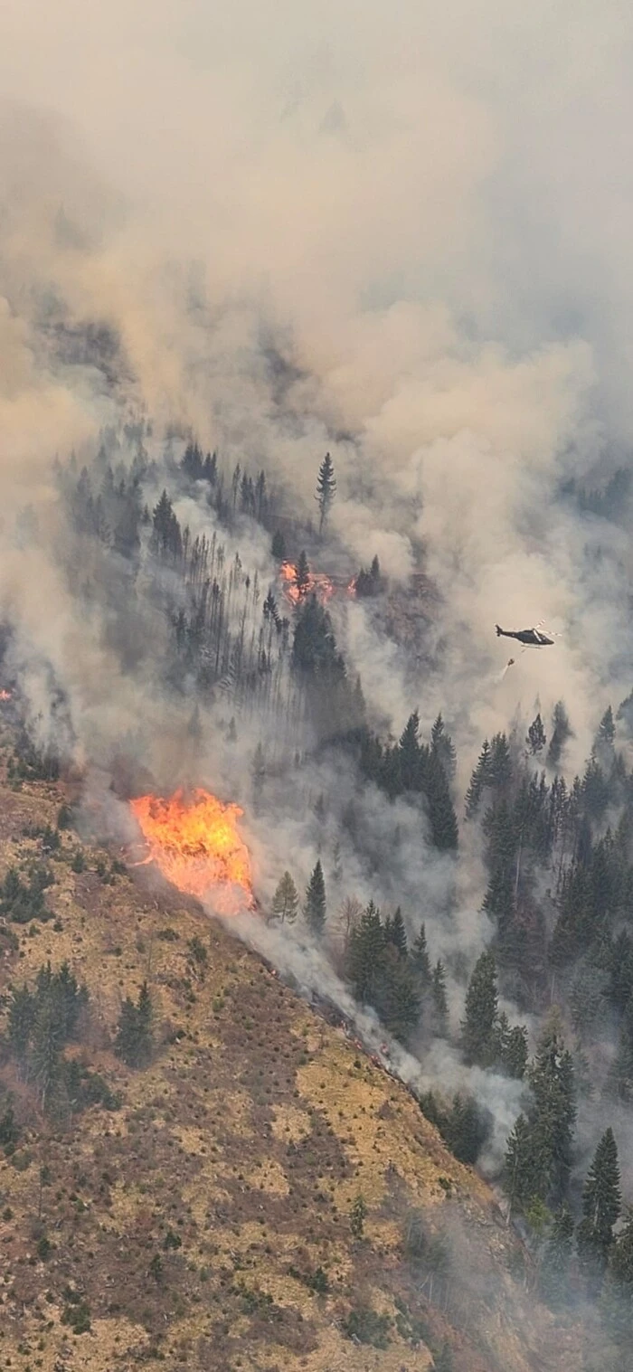 Die Hubschrauber des Bundesheeres haben bisher 564.750 Liter Löschwasser zum Einsatzort geflogen