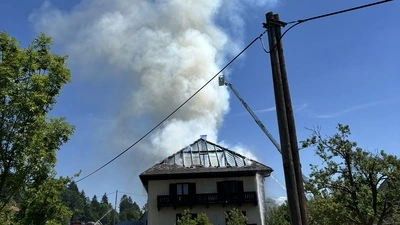 Das Wohnhaus wurde schwer beschädigt 