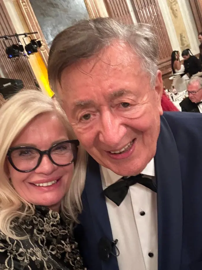 Svenja Gaubatz mit Richard Lugner auf seinem Geburtstag im Belvedere in Wien
