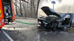 Die beiden Fahrzeuge wurden schwer beschädigt