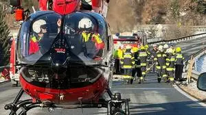 Rettungshubschrauber | Nach der Frontalkollision war die ARA-Flugrettung im Einsatz