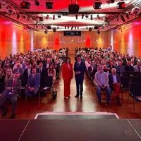 Lagger-Pöllinger gemeinsam mit Regierungskollege Martin Gruber bei der heurigen Bürgermeister:innenkonferenz