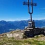Riesige Stimmgabel als Gipfelkreuz | Die mehrere Meter hohe Stimmgabel am Gaugen