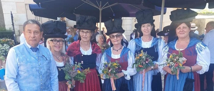 Bei der Kräuterweihe am 15. August wird Wuzella an der Spitze der Bänderhutfrauen in den Gurker Dom einziehen
