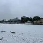 Der Strand in Grado mit einer dünnen Schneeschicht 