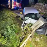 Das Fahrzeug musste vom Abschleppdienst geborgen werden