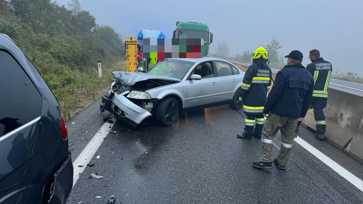 Nachdem sie die ganze Nacht durch im Katastrophengebiet geholfen hatten, wurde die Hilfe der Oberkärntner Kameraden am Morgen auch bei einem schweren Verkehrsunfall benötigt