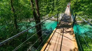 Die Familie überquerte die Soča über eine Brücke (Sym,bolfoto)