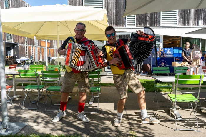 In gemütlicher Atmosphäre wurde mit Musik, regionalen Schmankerln und bester Stimmung gefeiert.