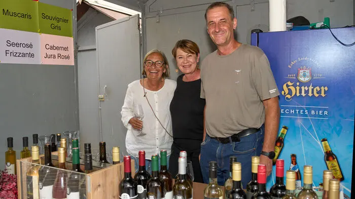 Die ansässigen Gastronomiebetriebe verwandeln die Osterwitzgasse in ein Paradies für Weinliebhaber 
