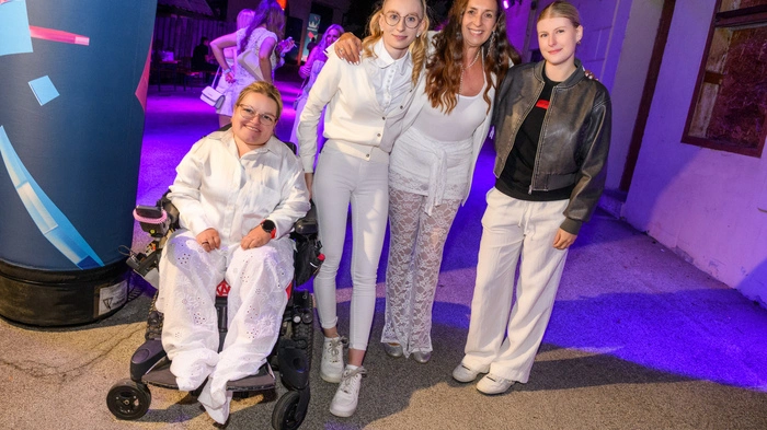 Fotograf Thomas Hude; Fete Blanche;Fabrik; Saag; 24.7.2026