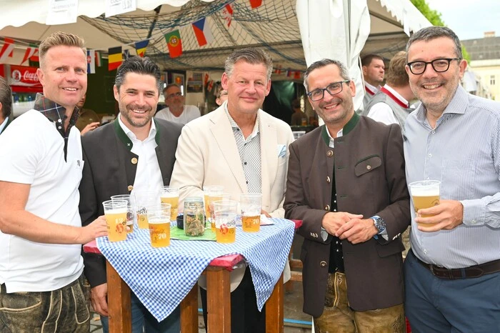 Bürgermeister Christian Scheiderund die Klagenfurter Stadtpolitik waren sichtlich begeistert
