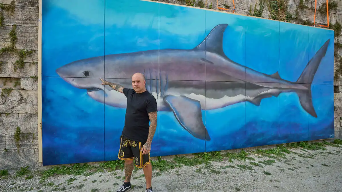 Bernhard Pobaschnig mit „seinem“ Hai